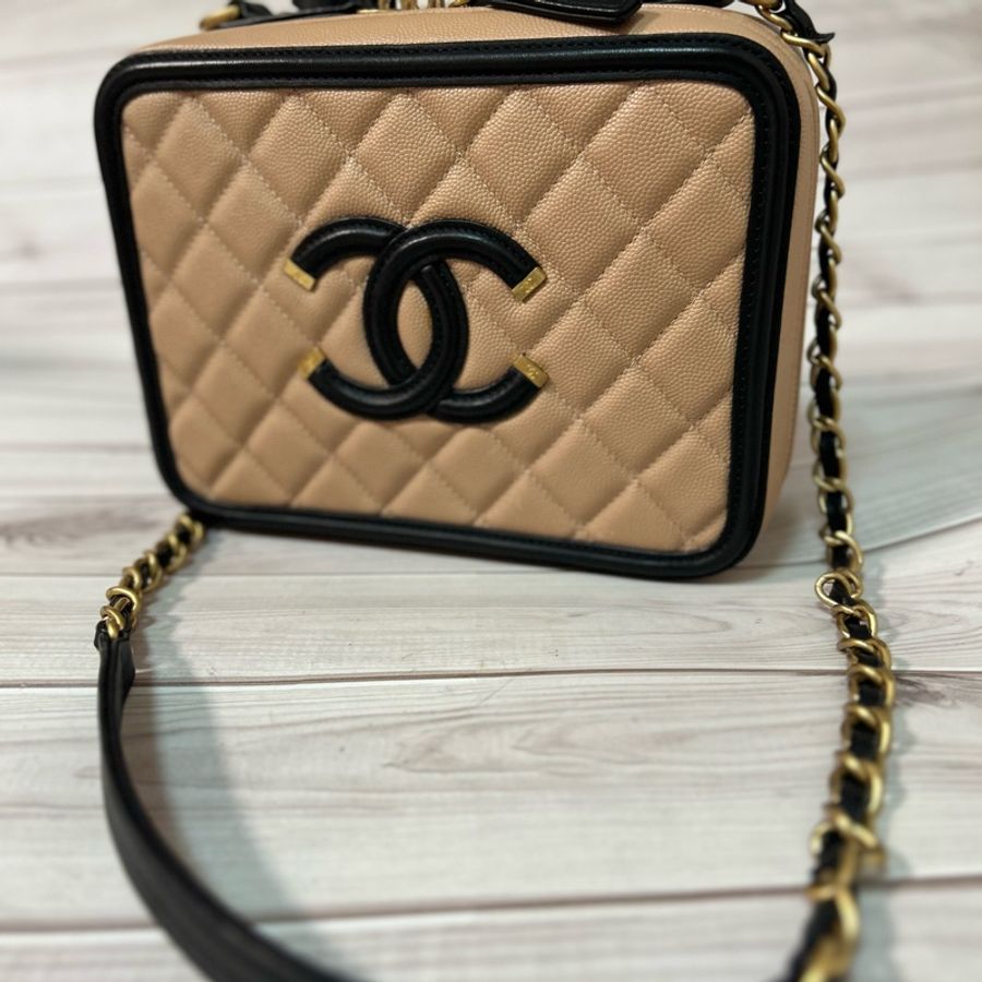 CHANEL 香奈兒 Vanity Case|裸粉黑邊金扣|Caviar 荔枝皮Chanel Vanity case /相機盒 21公分-14