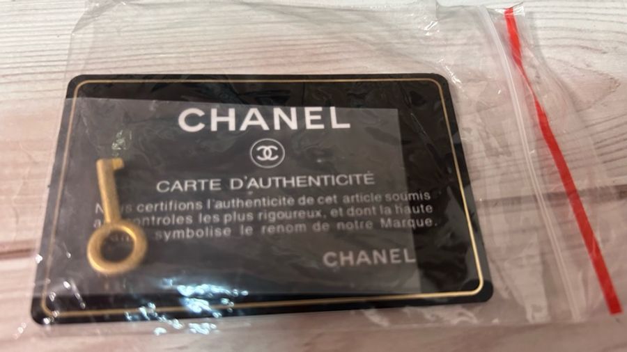 CHANEL 香奈兒 Vanity Case|裸粉黑邊金扣|Caviar 荔枝皮Chanel Vanity case /相機盒 21公分-41