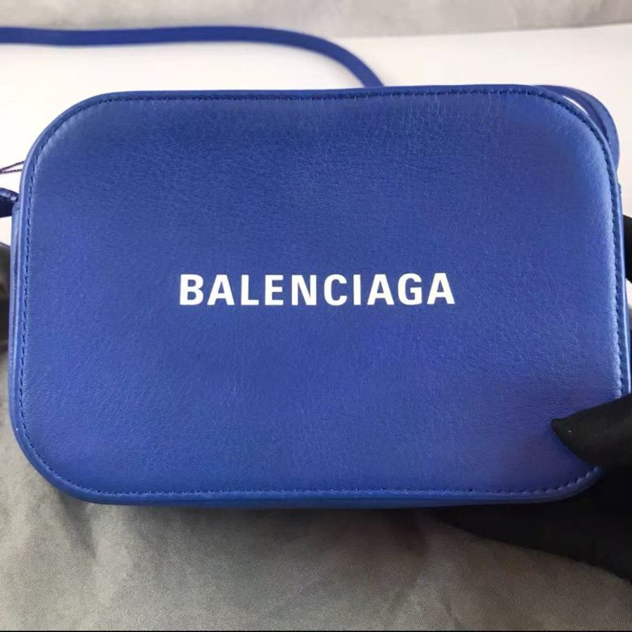 ✨ Balenciaga Everyday 藍色mini 相機包斜背包 18*6*13 97新配件塵袋-4