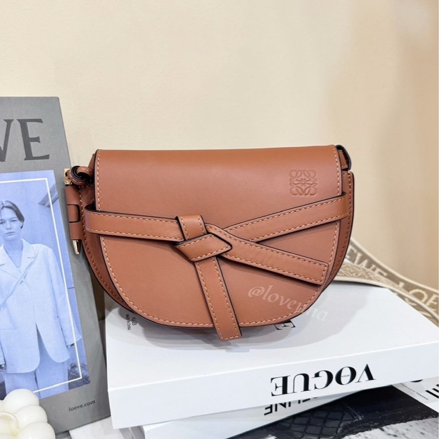 Loewe A650N46X13 馬鞍包-10