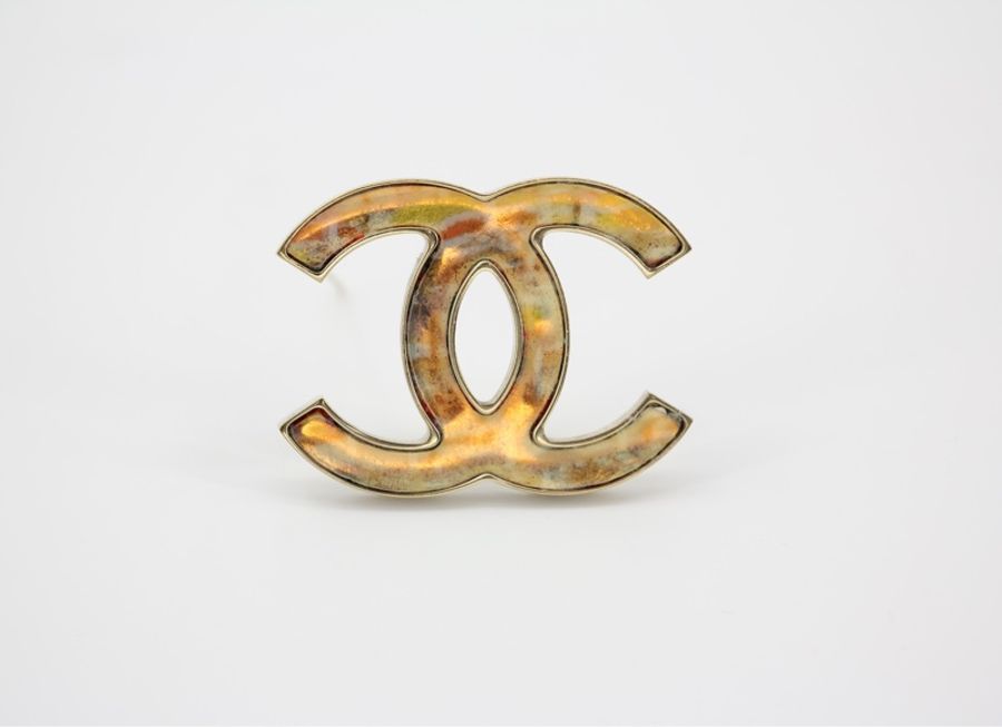 Chanel B14K金屬幻彩橙綠色大CC扣式胸針-2