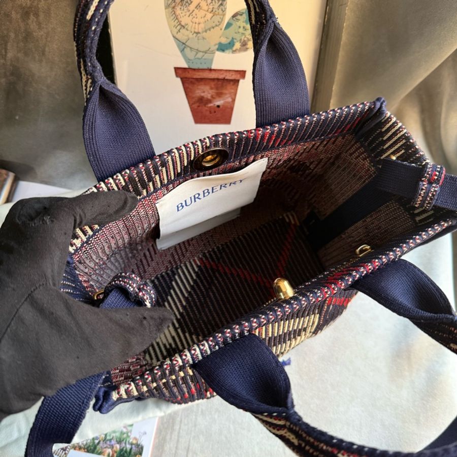 BURBERRY 經典格紋編織釦式迷你手提/斜背二用包(海軍藍)-6