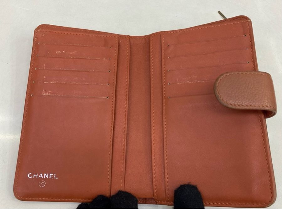 Chanel Black Quilted Caviar Leather Boy Flap wallet Chanel cc interlocking logo Brown Caviar Leather long Bifold Wallets-13