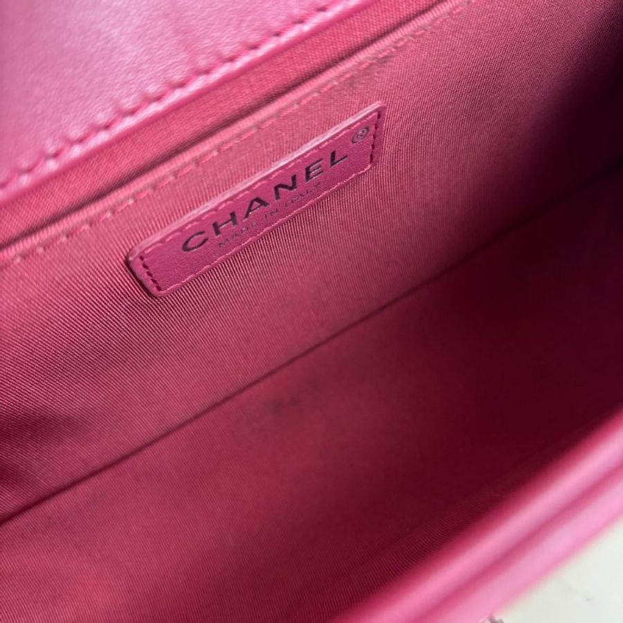 ::CHANEL:: 經典BOY系列 莓粉色皮革 復古銀釦25公分-36