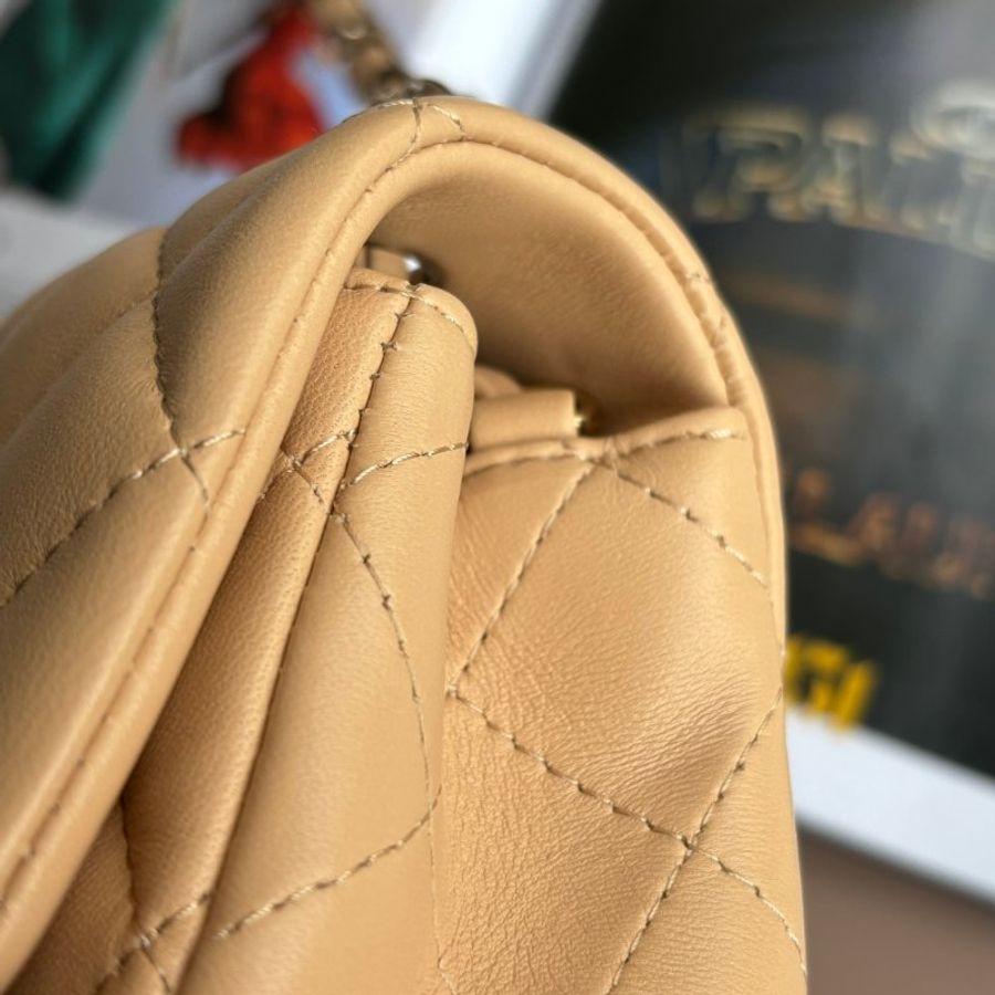 ::CHANEL:: 奶茶菱格羊皮COCO20-18