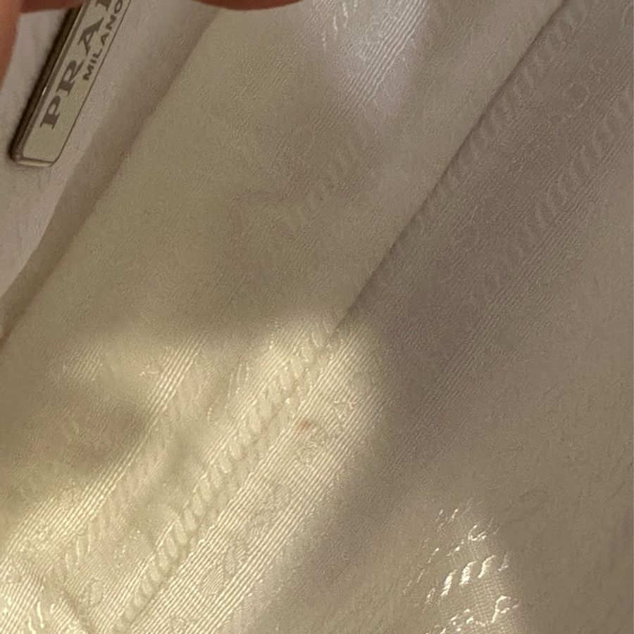 (雙11限定特惠!)Prada Re-edition 2005 nylon bag白 尼龍包 hobo bag 配購證紙袋👏🏻-15