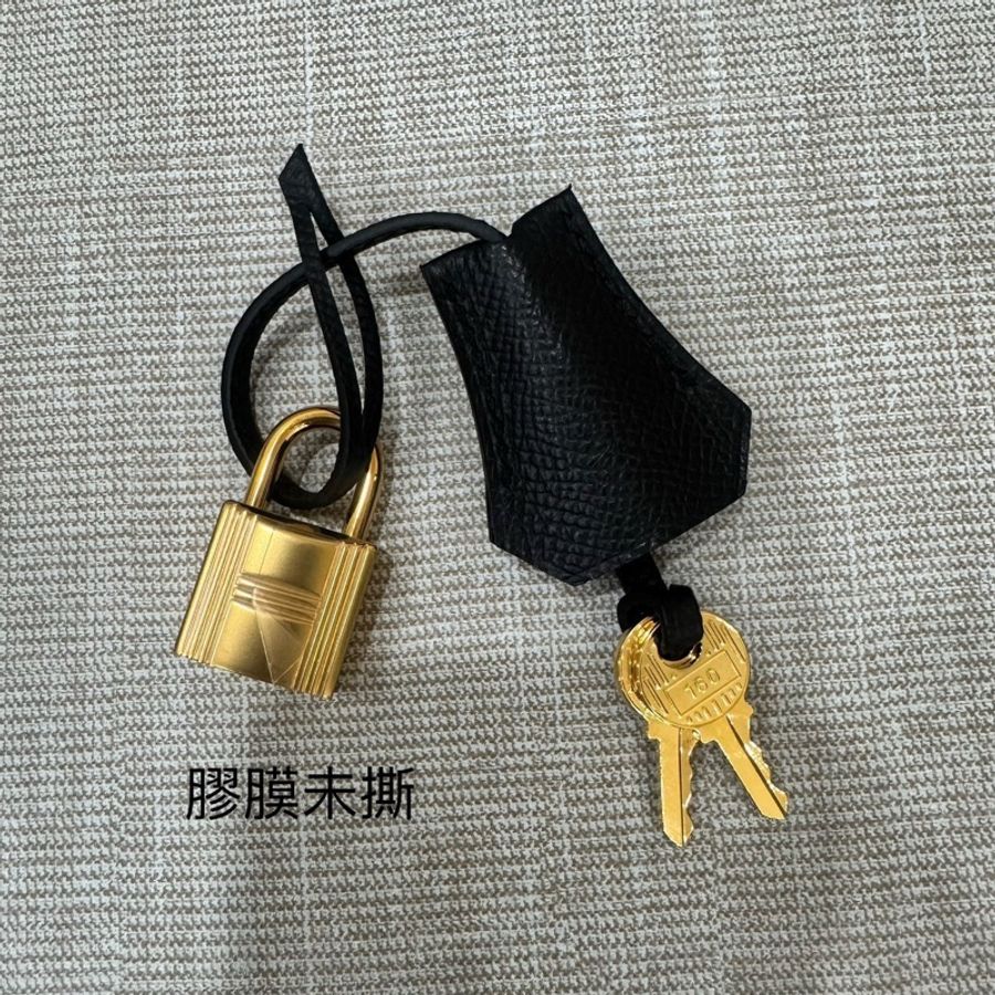 愛馬仕 Hermes Kelly28黑金 框Q Epsom皮 外縫~-35