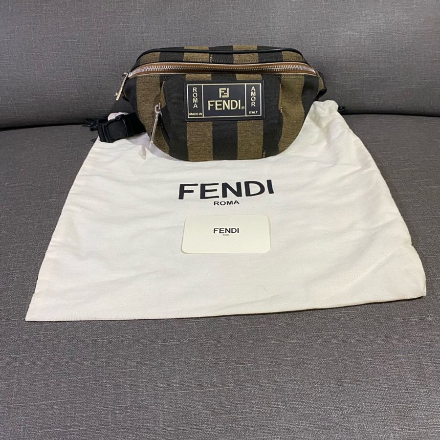 FENDI山胡桃條紋胸包-0