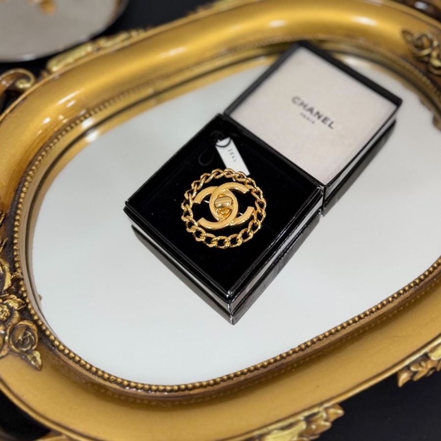 Chanel 香奈兒 金色 雙c 鍊條滾邊 船舵 書包釦 胸針 別針 飾品-0