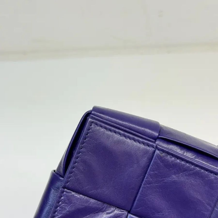 BV 紫色迷你斜背包-9
