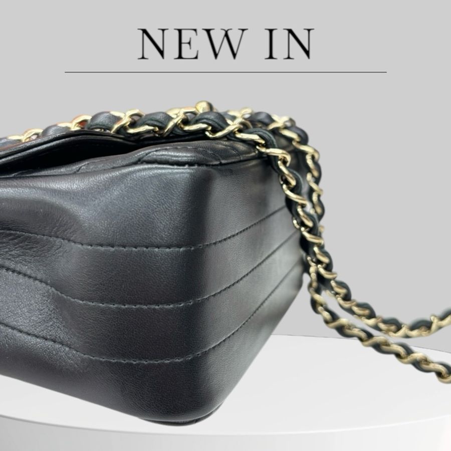 Chanel Lambskin 方胖V 紋 金扣-8