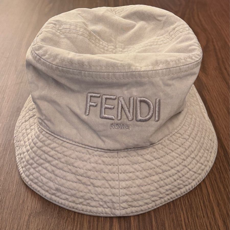 Fendi帽子-1