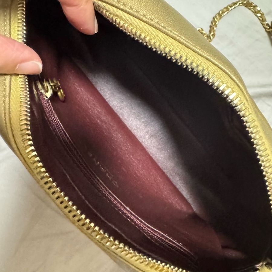 Chanel 金色相機包-3