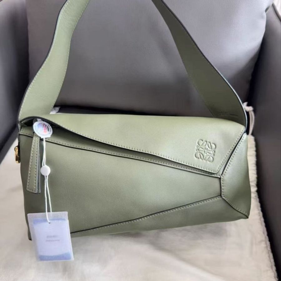 loewe Puzzle Anagram Hobo 腋下包酪梨綠 29x13 全新閒置配件塵袋-0