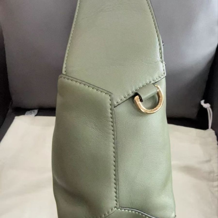loewe Puzzle Anagram Hobo 腋下包酪梨綠 29x13 全新閒置配件塵袋-7