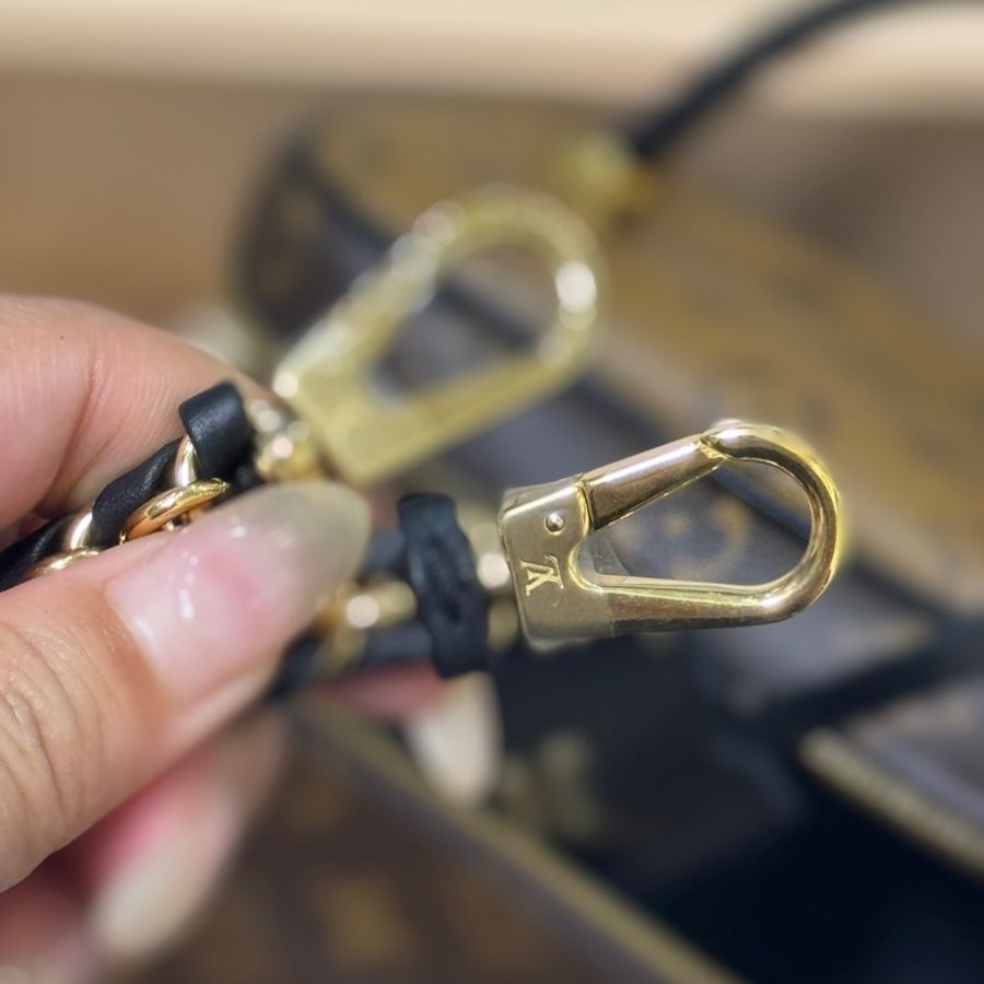 LV Vanity bag-9
