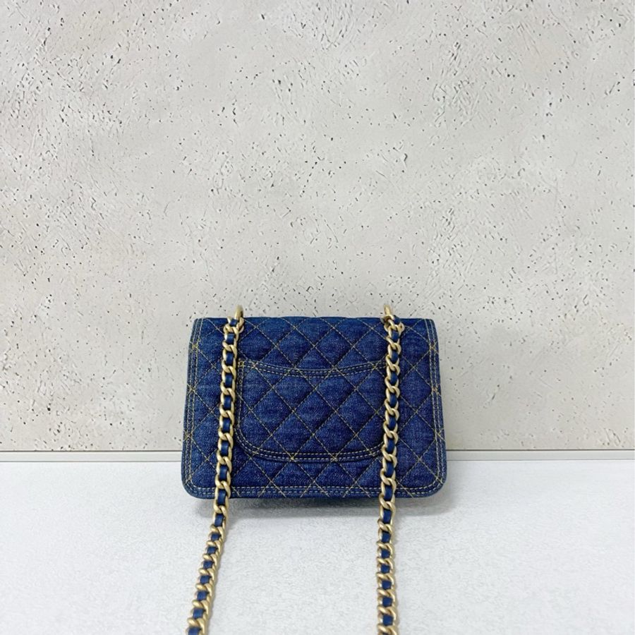 Chanel 23S 牛仔藍色 郵差包-1