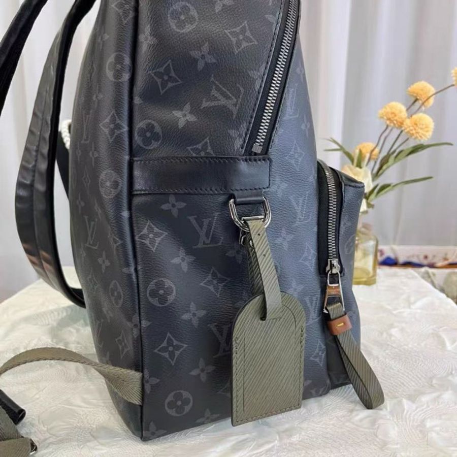✨LV Discovery系列 黑色老花後背包 40*37*20 99新 配件塵袋-4