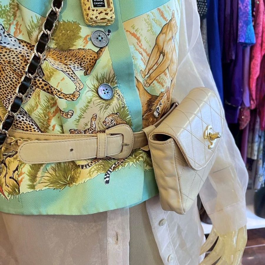 vintage CHANEL 古董香奈兒 米黃色菱格紋腰包 翻蓋包 小廢包 小方包-2