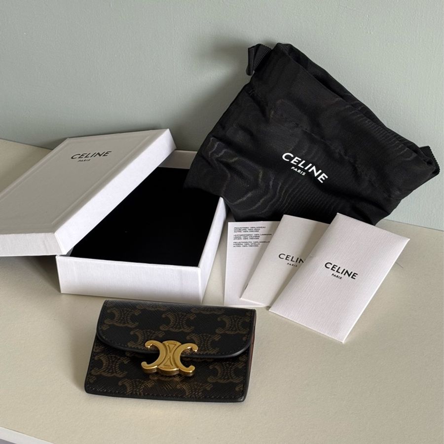 CELINE TRIOMPHE標誌印花翻蓋卡片套-0