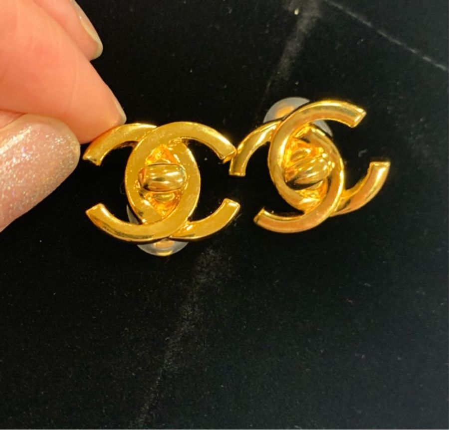 Chanel Vintage 書包釦 Logo夾式耳環-0