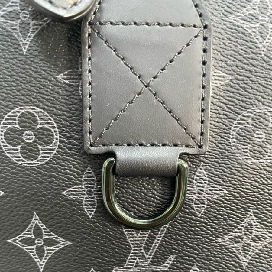 Louis Vuitton discovery 限定黑花背包-3