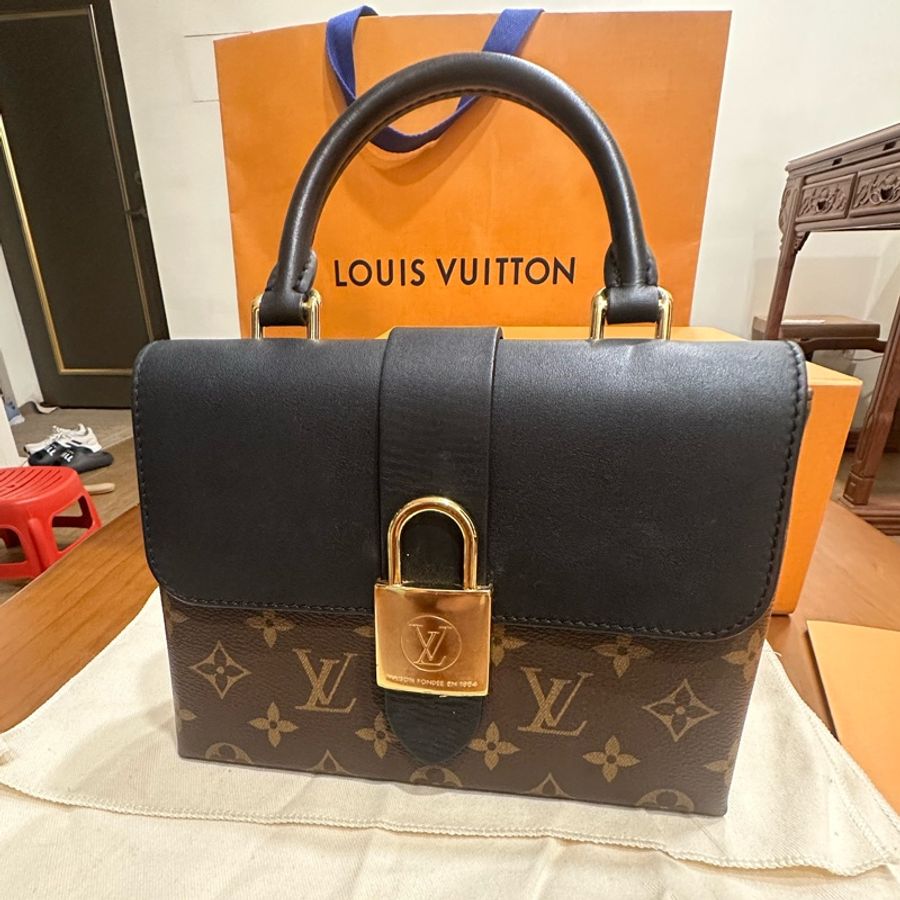 Louis Vuitton LV M44141 Locky BB 經典花紋大鎖頭手提兩用包-0