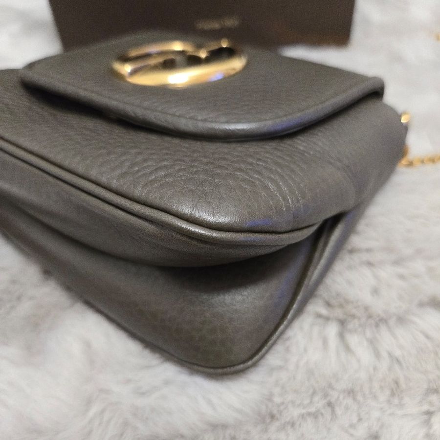 Gucci 1973 大象灰金色牛皮鍊帶包-28