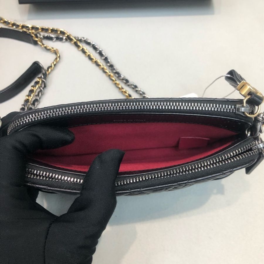 Chanel Cabrielle 黑色流浪 Clutch with chain XB278-6