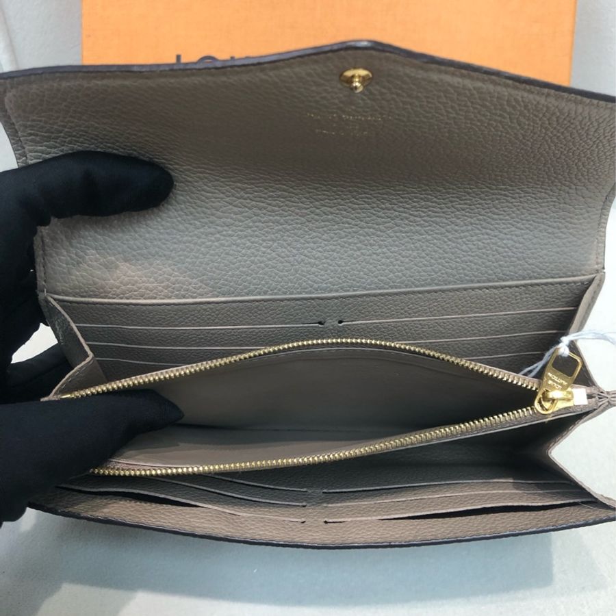 LV Sarah 壓紋啡灰信封長銀包 I492NY-5