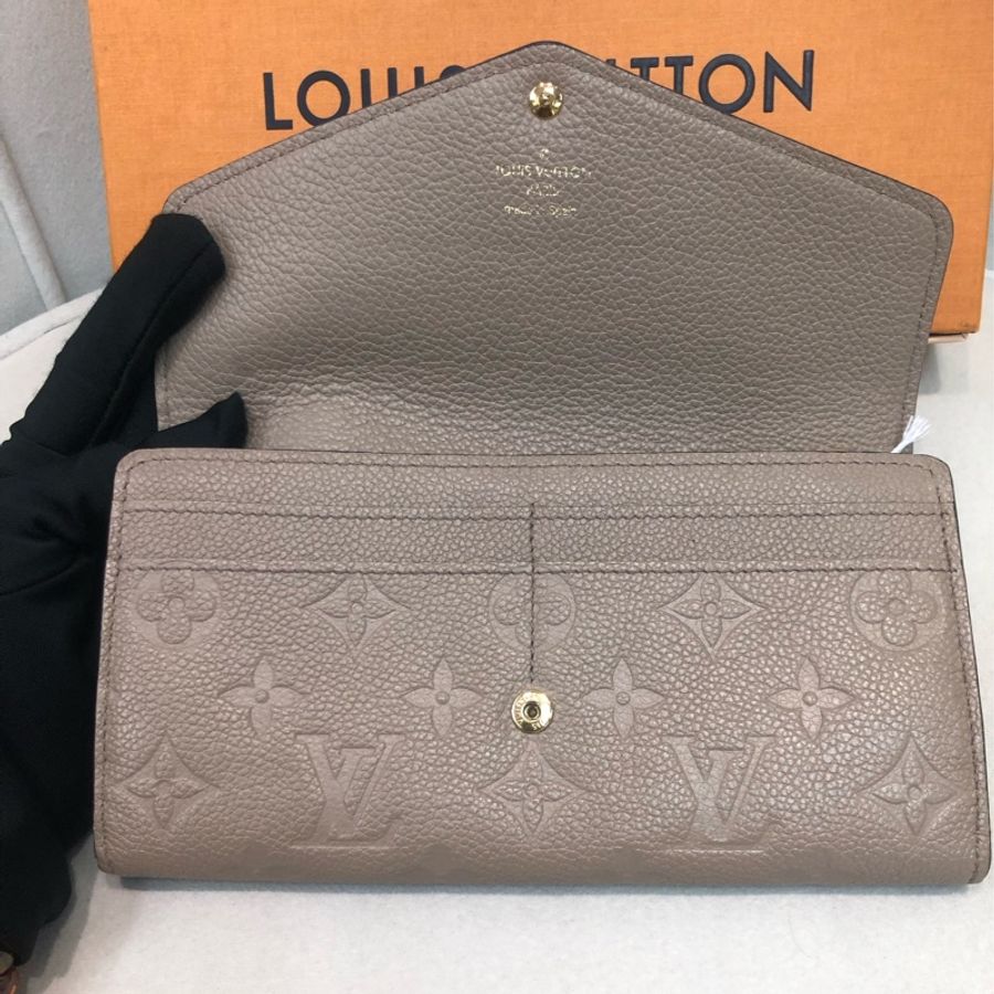 LV Sarah 壓紋啡灰信封長銀包 I492NY-8