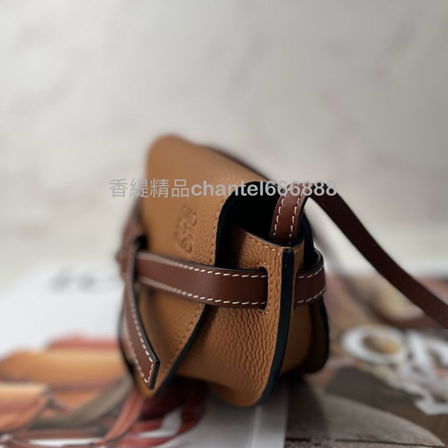 💗香緹國際精品💗 Loewe 326 gate mini 焦糖色馬鞍包-3