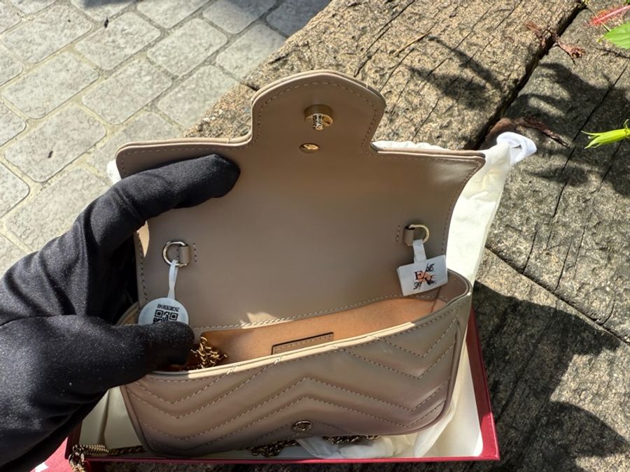 全新GUCCI粉膚色super mini Marmont亮金釦金鏈包476433-5