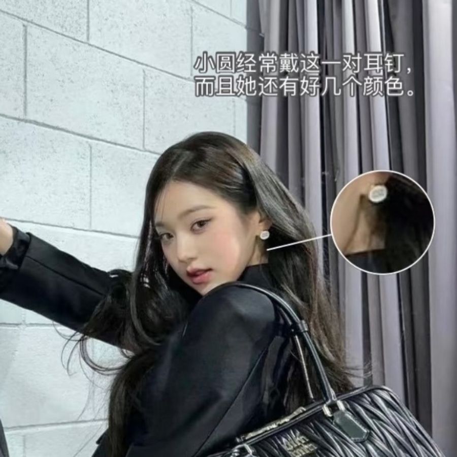 Miumiu logo琺瑯耳環 圓形白色金字miu miu-3