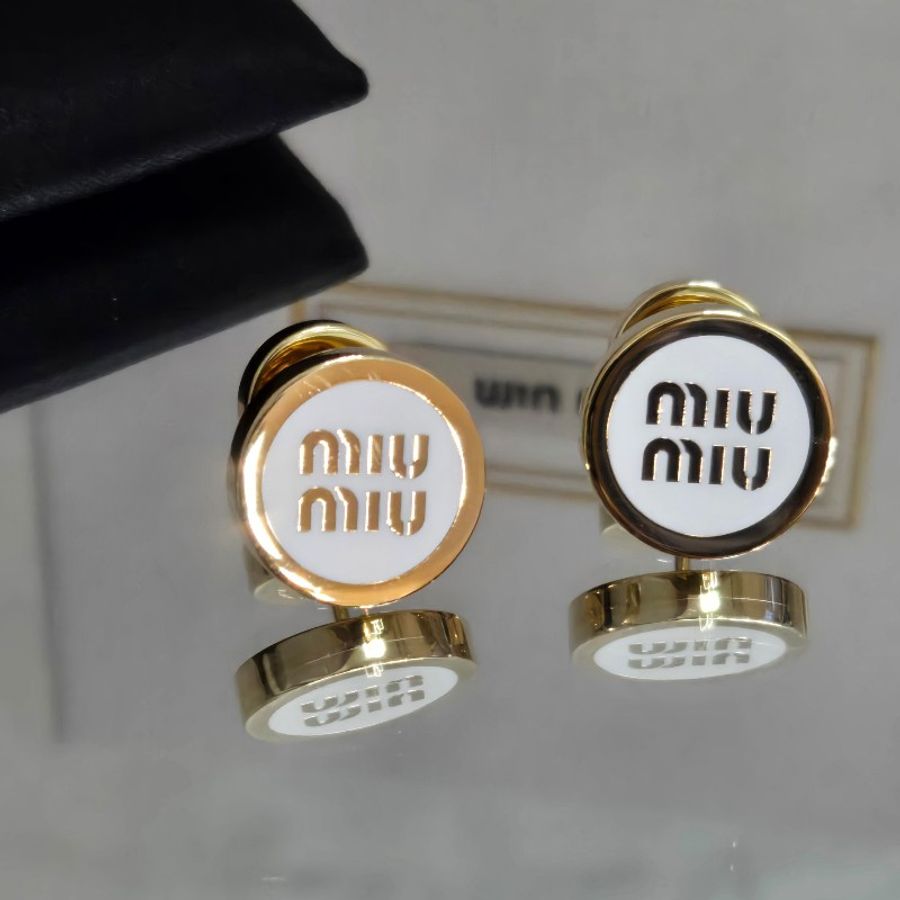 Miumiu logo琺瑯耳環 圓形白色金字miu miu-5