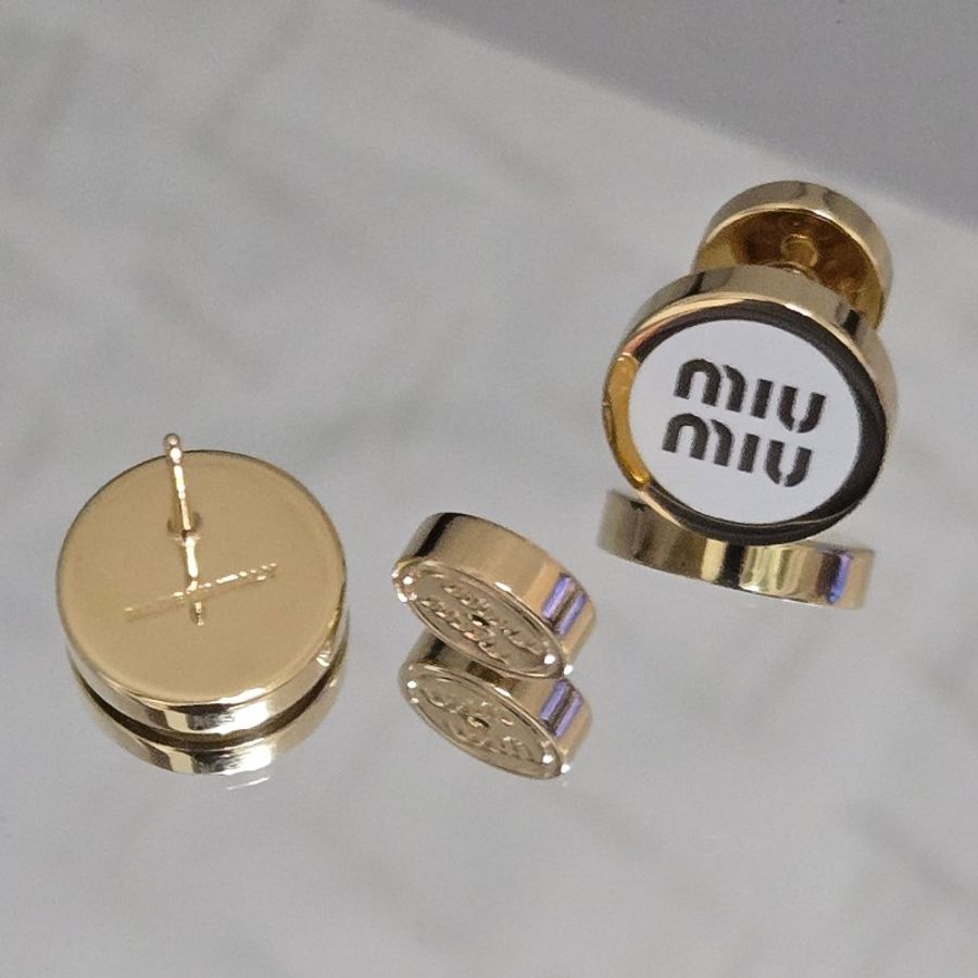 Miumiu logo琺瑯耳環 圓形白色金字miu miu-15