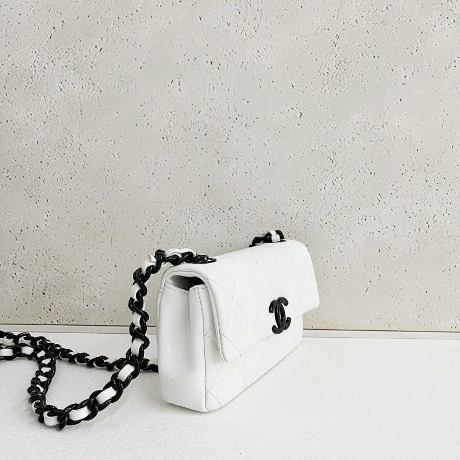 Chanel caviar chain flap bag-2