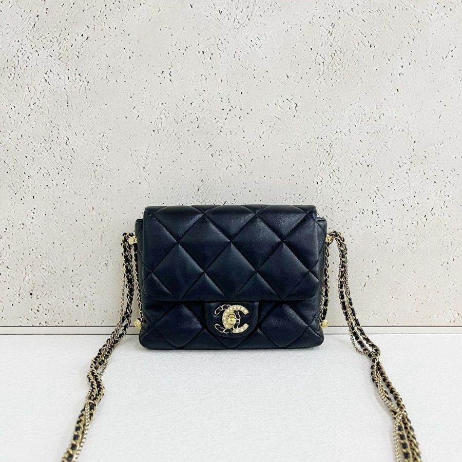 Chanel crush on chain-0