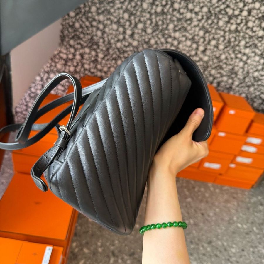 Chanel Chevon backpack-1