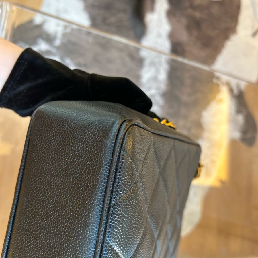 Chanel 香奈兒黑金魚子醬貝嫂托特鏈條包-8