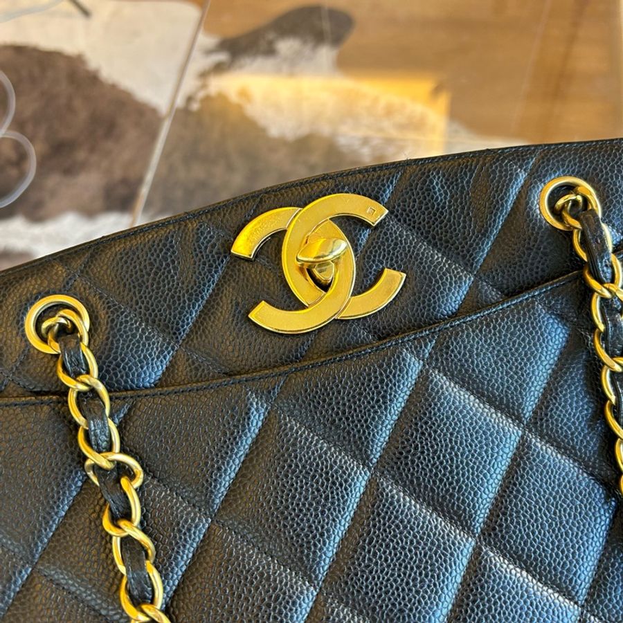 Chanel 香奈兒黑金魚子醬貝嫂托特鏈條包-14
