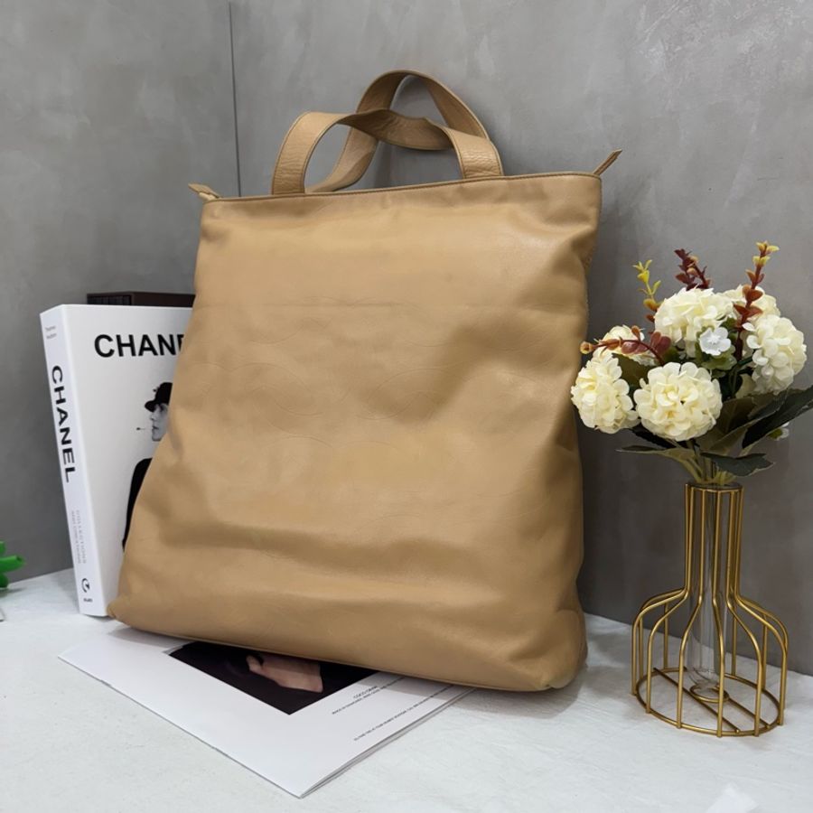 Chanel 浮雕全皮肩背包-2