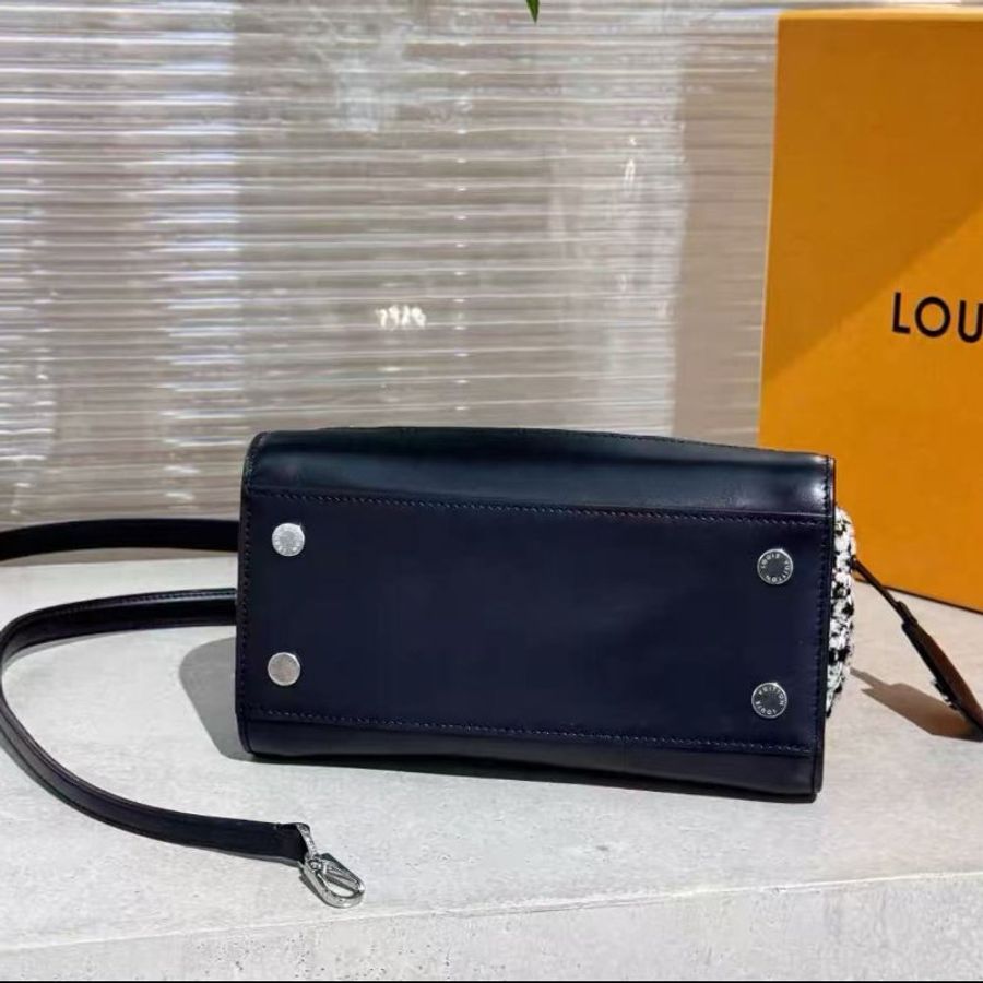 ✨Lv 限量秀款毛呢編織肩斜背包 98新 配件塵袋-4