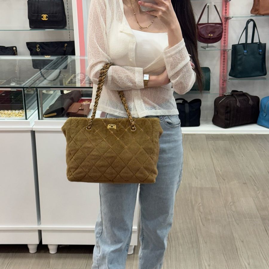 CHANEL 棕色皮草托特包-4