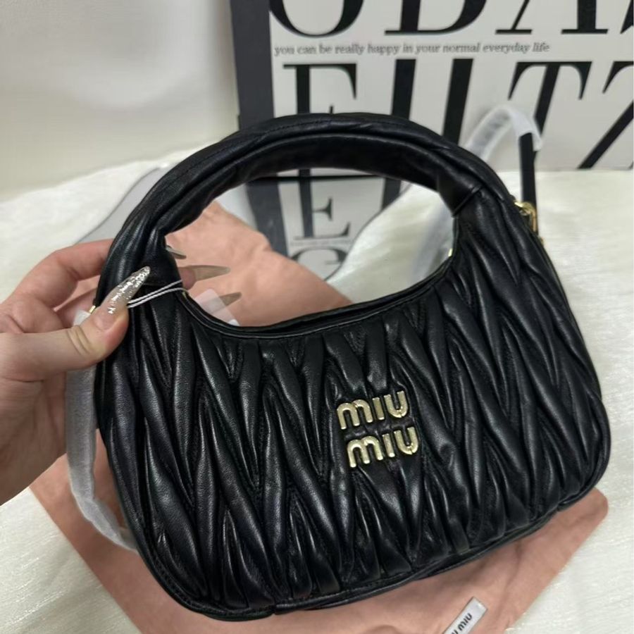 閒置新 Miumiu hobo 腋下包 小號 黑色-0