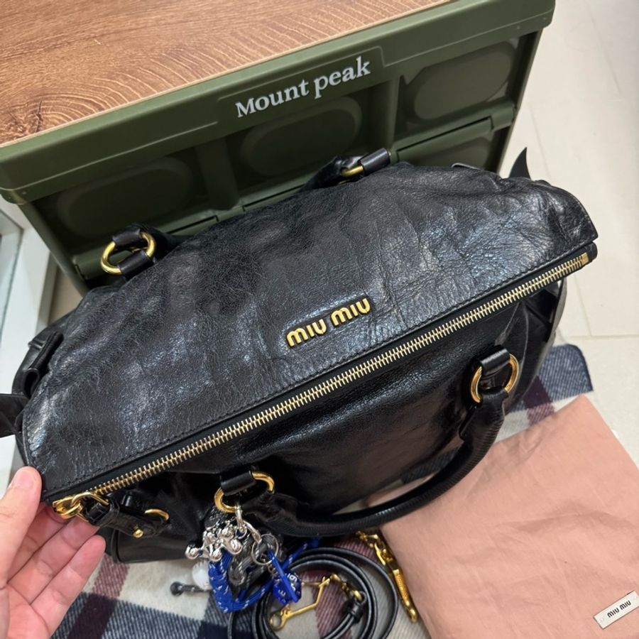 Miu Miu 黑金蝴蝶結🎀機車包-6