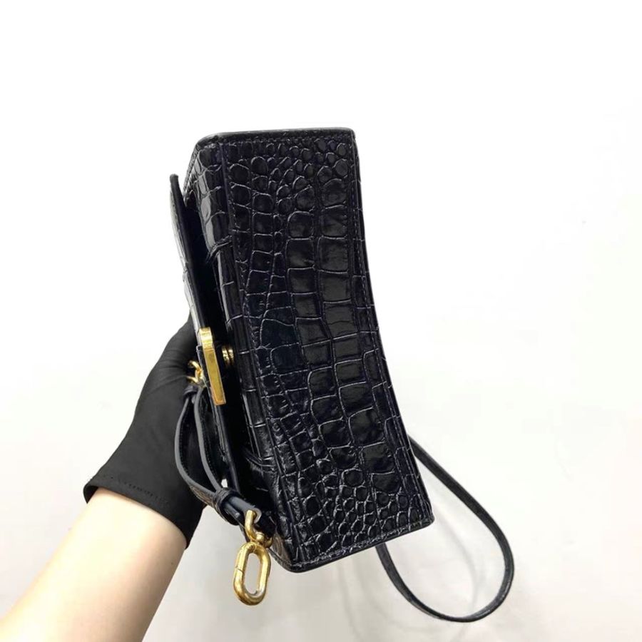 Balenciaga hourglass 沙漏 XS 黑金牛皮壓鰐魚紋金扣包-4