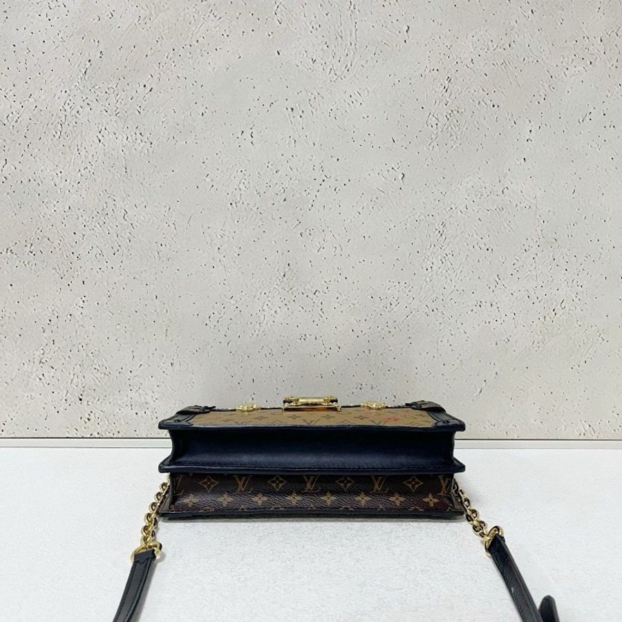 Louis Vuitton clutch-9