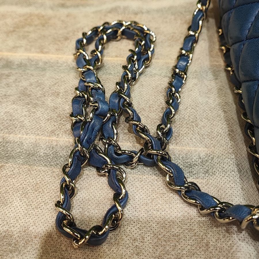 Chanel Classic 25CM-8