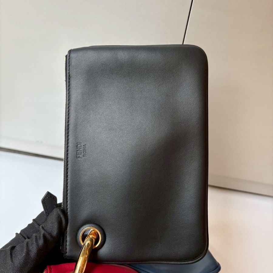 Fendi 三色皮革圓圈F手勾包 手拿包-13